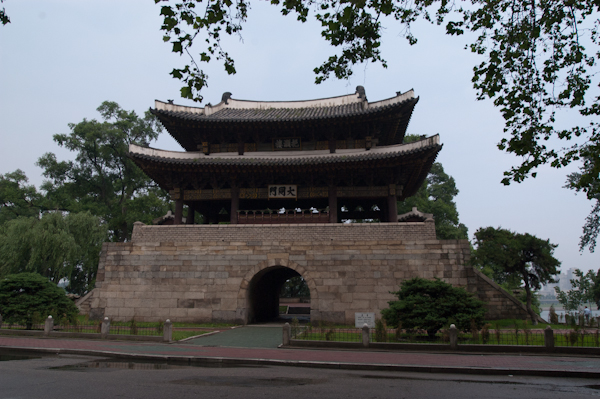 Древние ворота Пхеньяна
