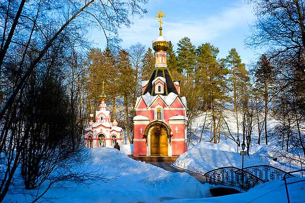 Источник и все, что его окружает