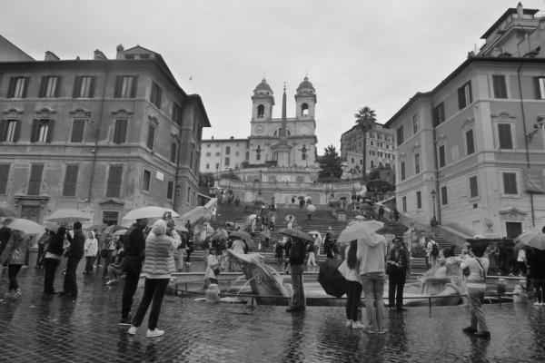 Дождь на Piazza di Spagna