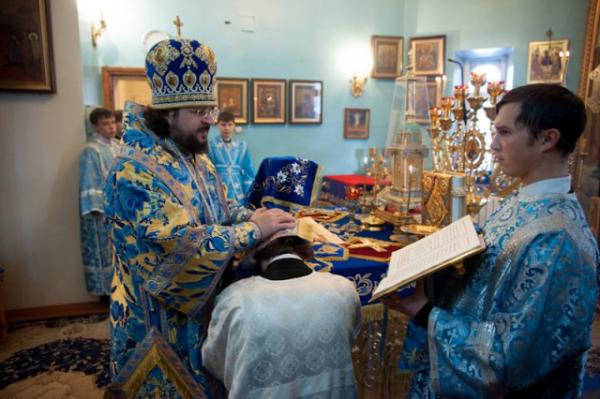 Богослужение в городе Нерюнгри, 4 ноября 2012 года 